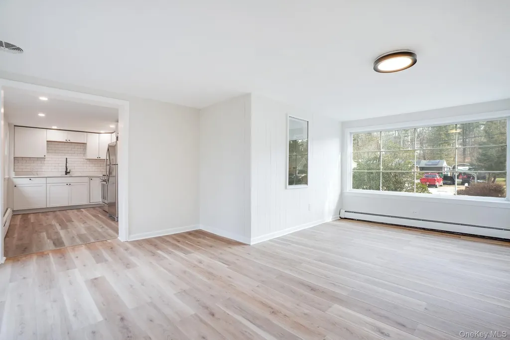 3 Pond Road Hyde Park NY 12601