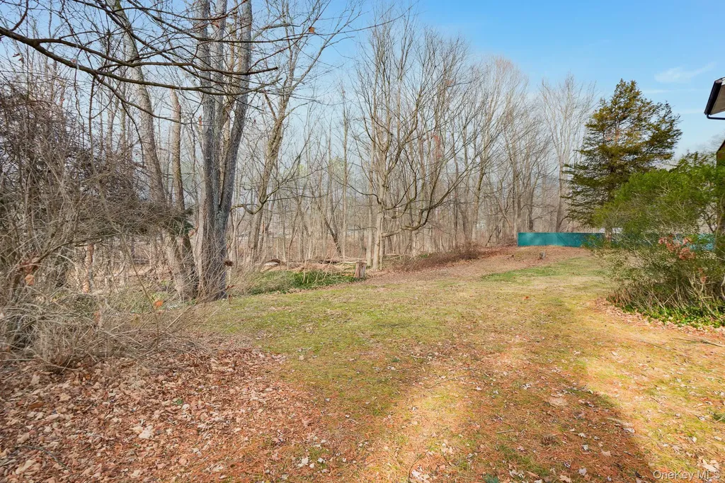 3 Pond Road Hyde Park NY 12601