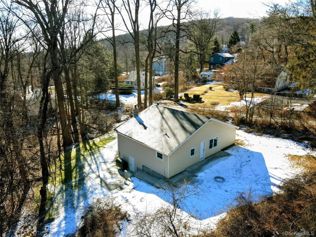 28 Quaker Road Carmel NY 10512