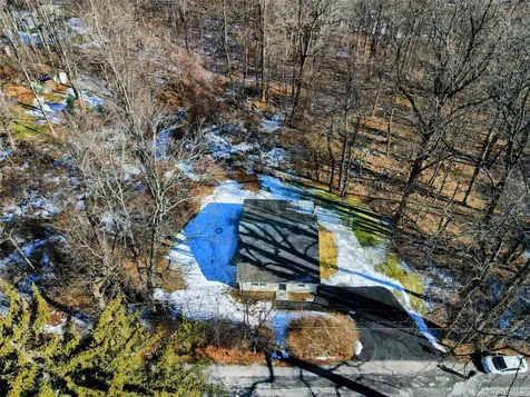 28 Quaker Road Carmel NY 10512