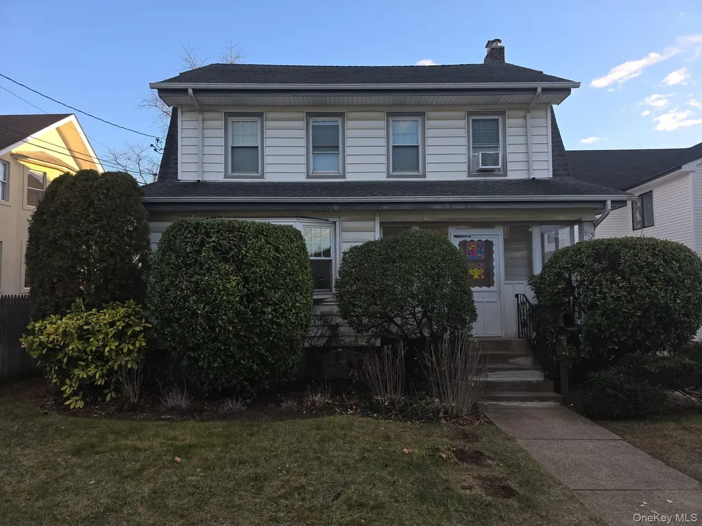 325 Pacific Avenue Cedarhurst NY 11516