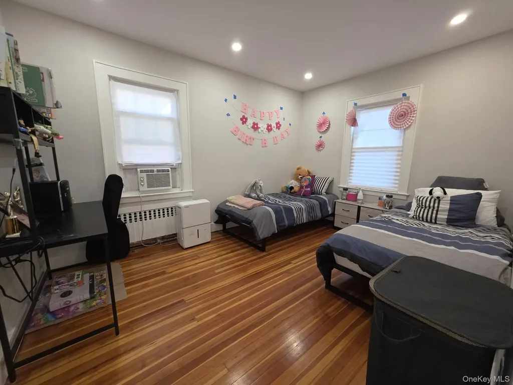 325 Pacific Avenue Cedarhurst NY 11516