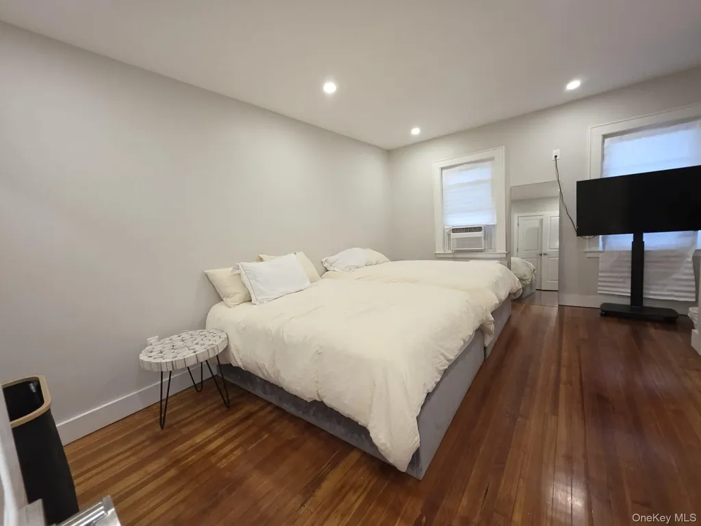 325 Pacific Avenue Cedarhurst NY 11516