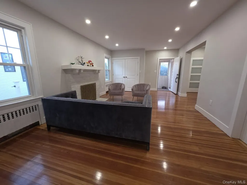 325 Pacific Avenue Cedarhurst NY 11516