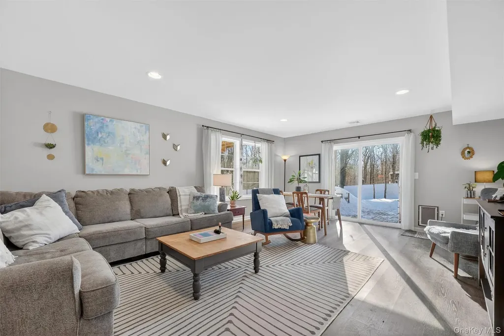 31 Greenshire Way Walden NY 12586
