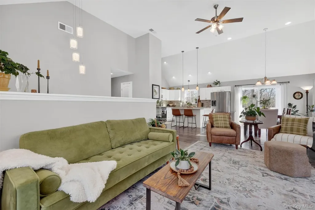 31 Greenshire Way Walden NY 12586