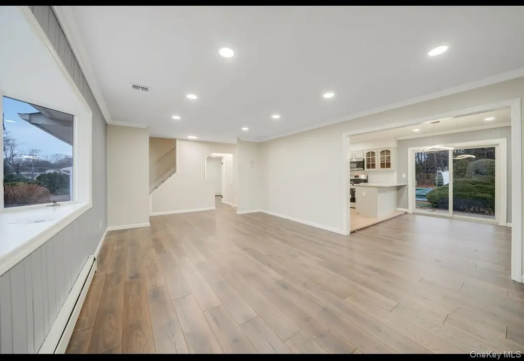 39 2nd Place Central Islip NY 11722