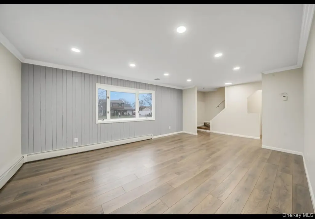 39 2nd Place Central Islip NY 11722