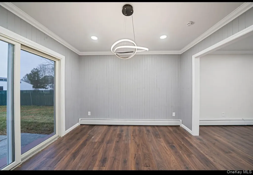 39 2nd Place Central Islip NY 11722