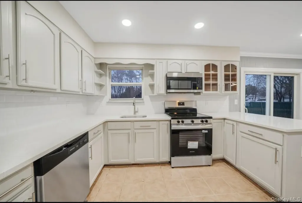39 2nd Place Central Islip NY 11722