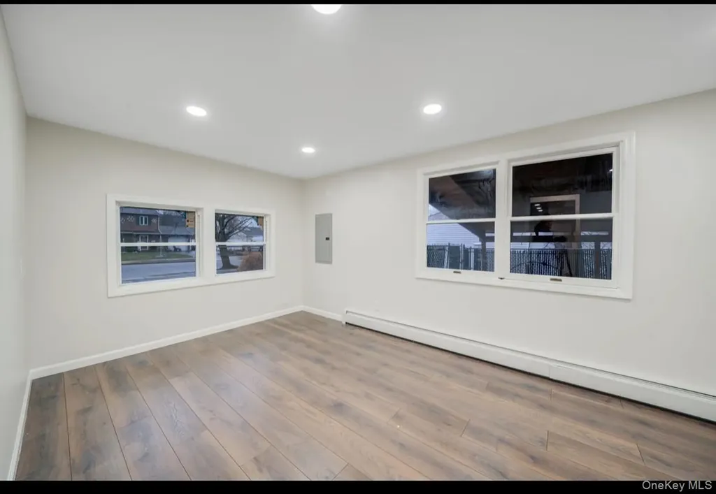 39 2nd Place Central Islip NY 11722
