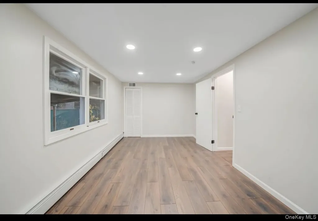 39 2nd Place Central Islip NY 11722