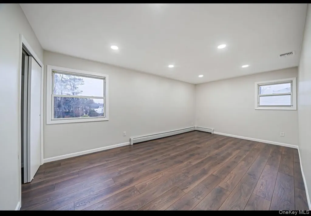 39 2nd Place Central Islip NY 11722