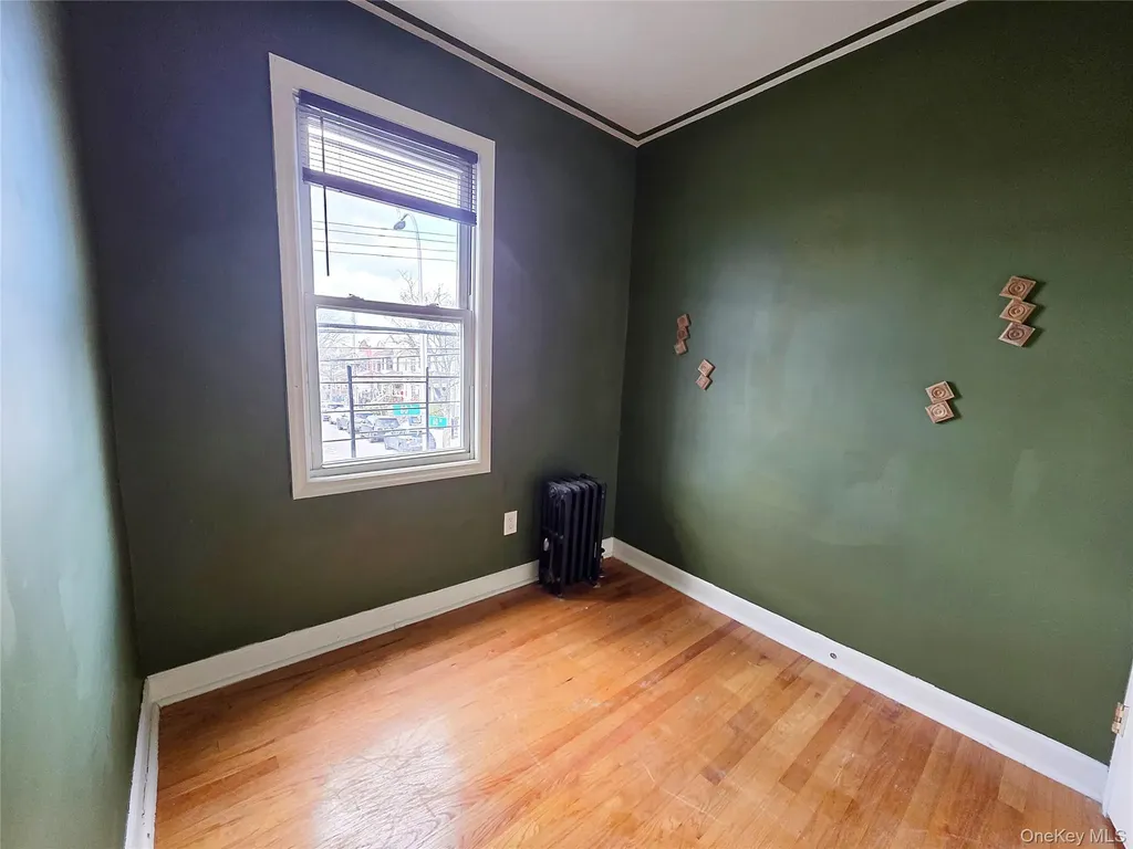 60-48 80th Avenue Glendale NY 11385