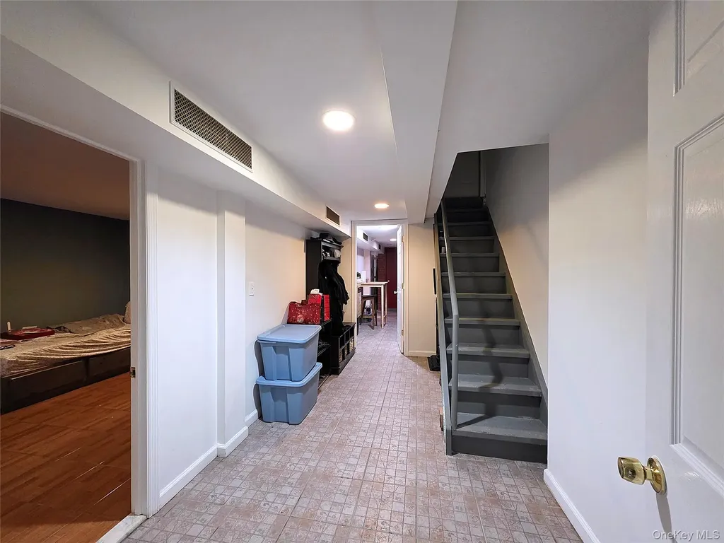 60-48 80th Avenue Glendale NY 11385