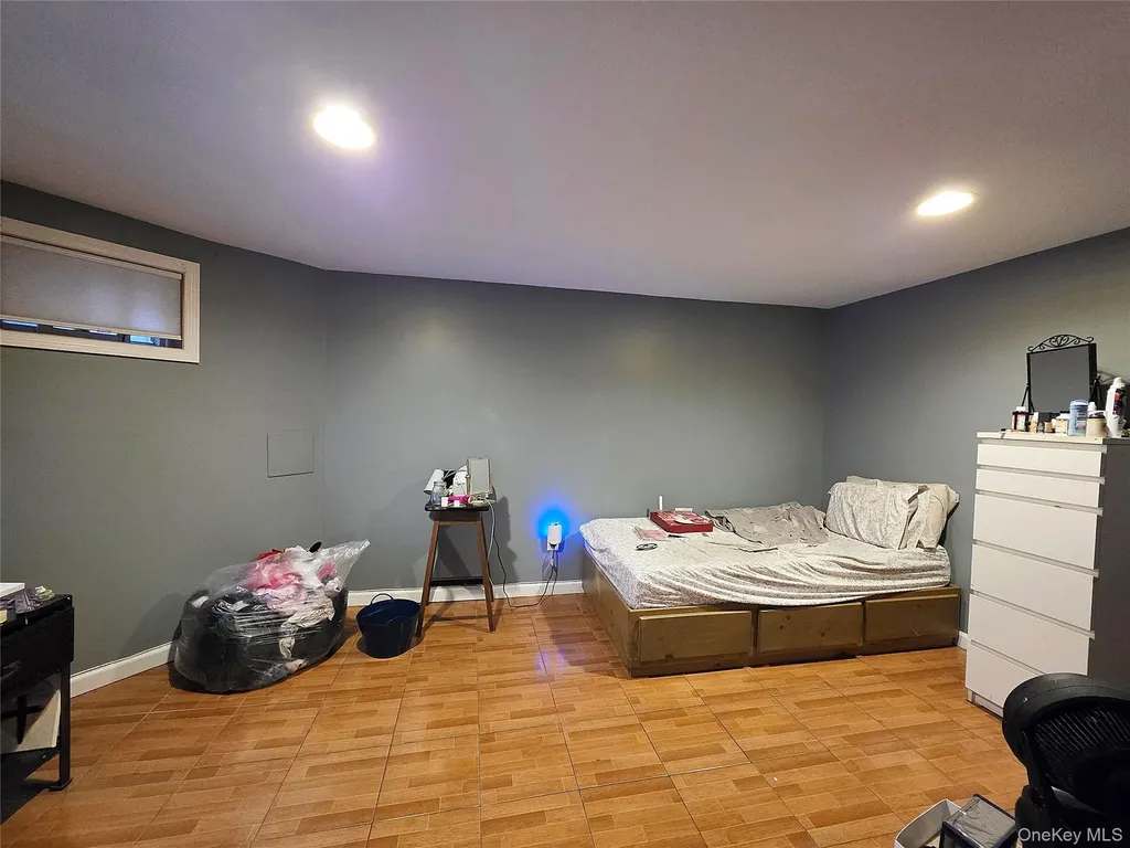 60-48 80th Avenue Glendale NY 11385