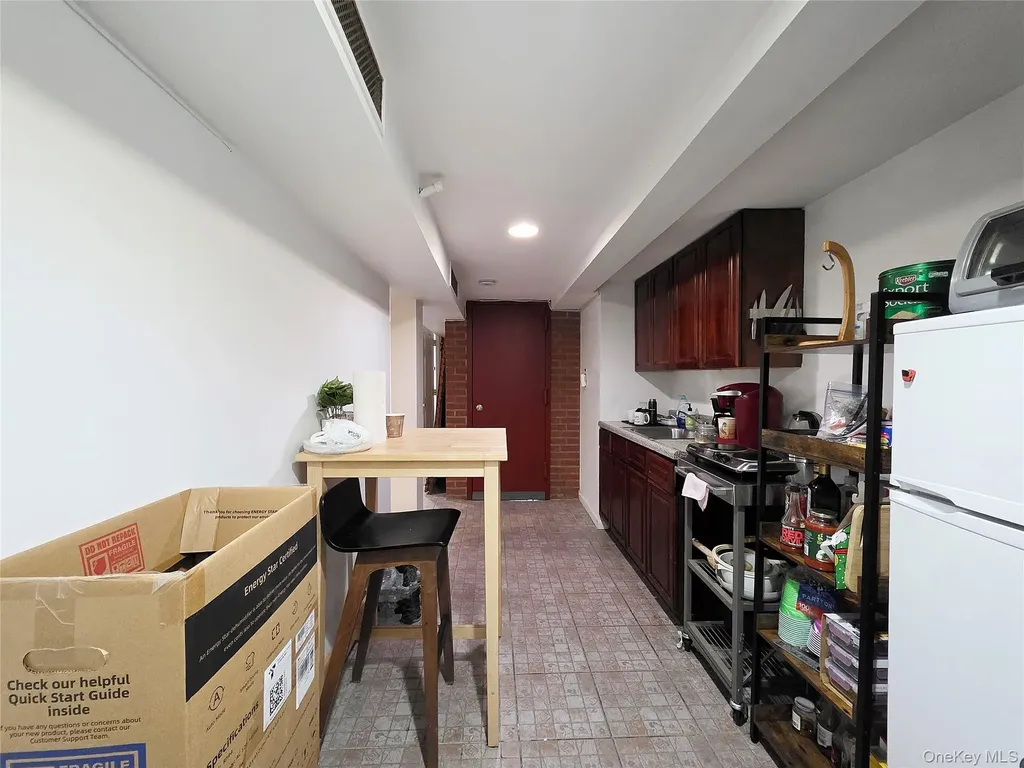 60-48 80th Avenue Glendale NY 11385