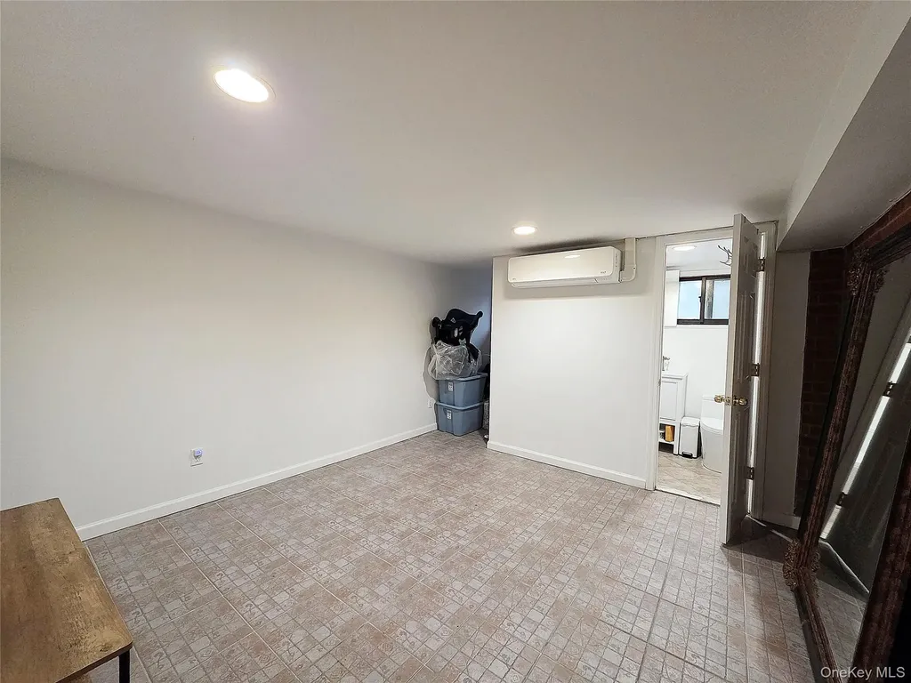 60-48 80th Avenue Glendale NY 11385