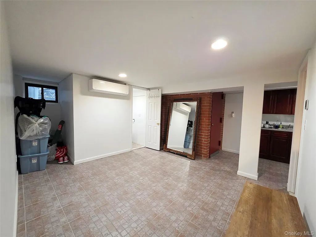 60-48 80th Avenue Glendale NY 11385
