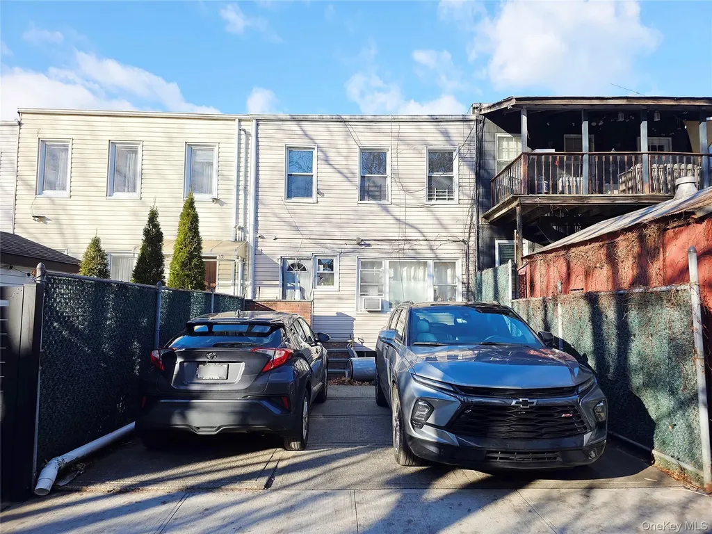 60-48 80th Avenue Glendale NY 11385