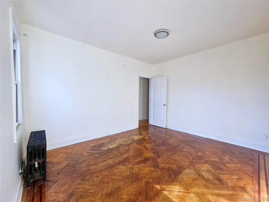 60-48 80th Avenue Glendale NY 11385