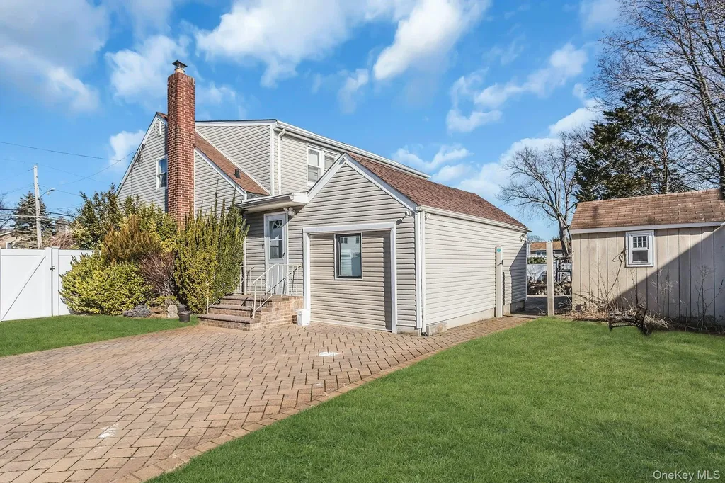 2864 Wilson Avenue Bellmore NY 11710