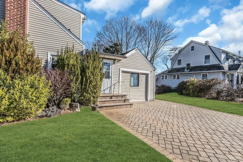 2864 Wilson Avenue Bellmore NY 11710