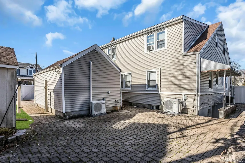 2864 Wilson Avenue Bellmore NY 11710