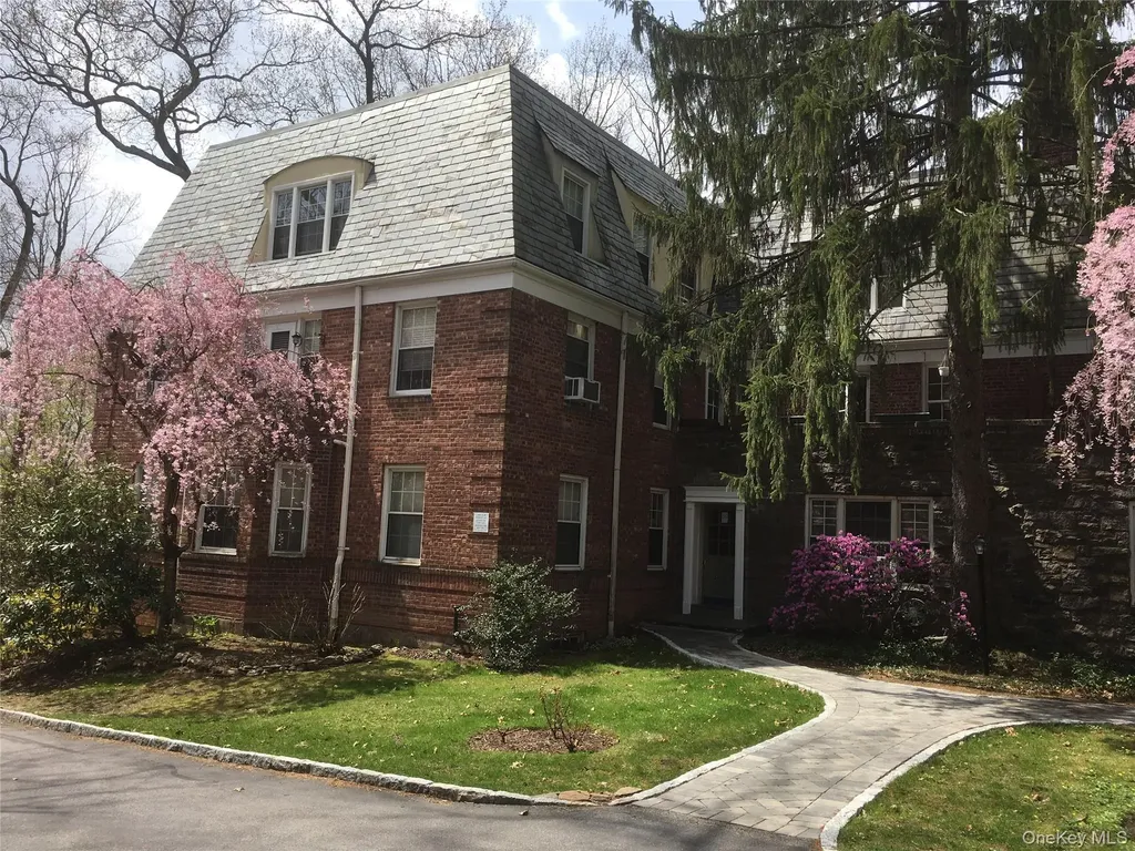 60 Pinewood Avenue Hartsdale NY 10530