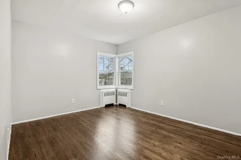 16 Belgrave Avenue Bay Shore NY 11706