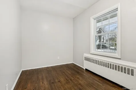 16 Belgrave Avenue Bay Shore NY 11706