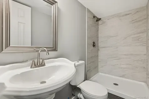 16 Belgrave Avenue Bay Shore NY 11706