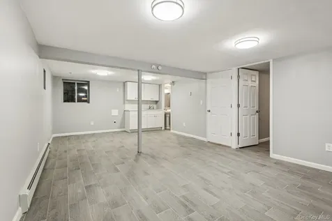 16 Belgrave Avenue Bay Shore NY 11706