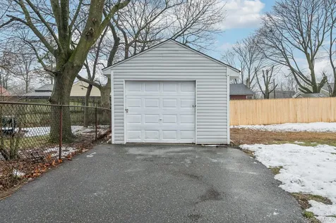 16 Belgrave Avenue Bay Shore NY 11706