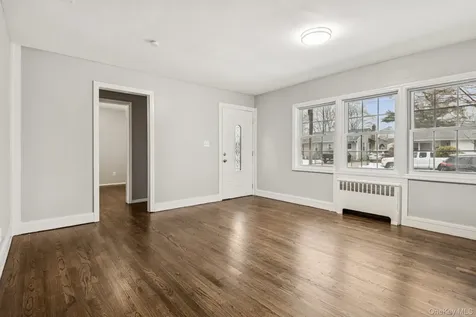 16 Belgrave Avenue Bay Shore NY 11706