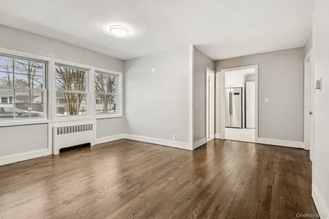 16 Belgrave Avenue Bay Shore NY 11706