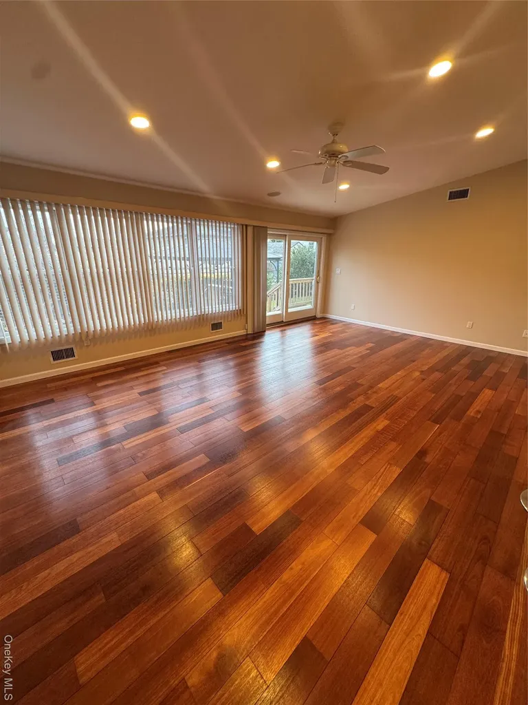 1125 7th Street West Babylon NY 11704