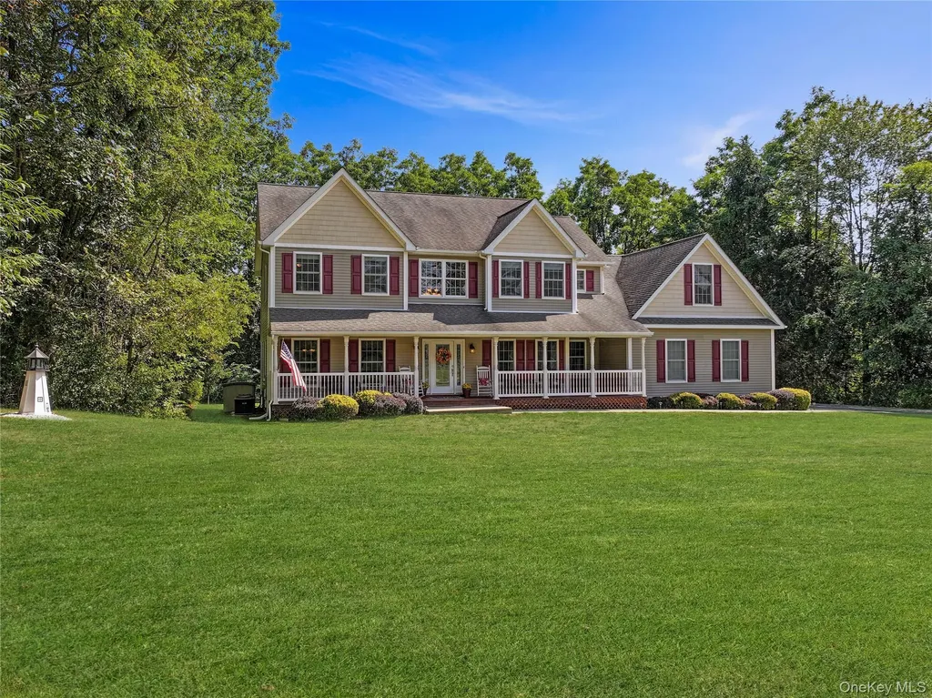 28 Madison Court Wallkill NY 12589
