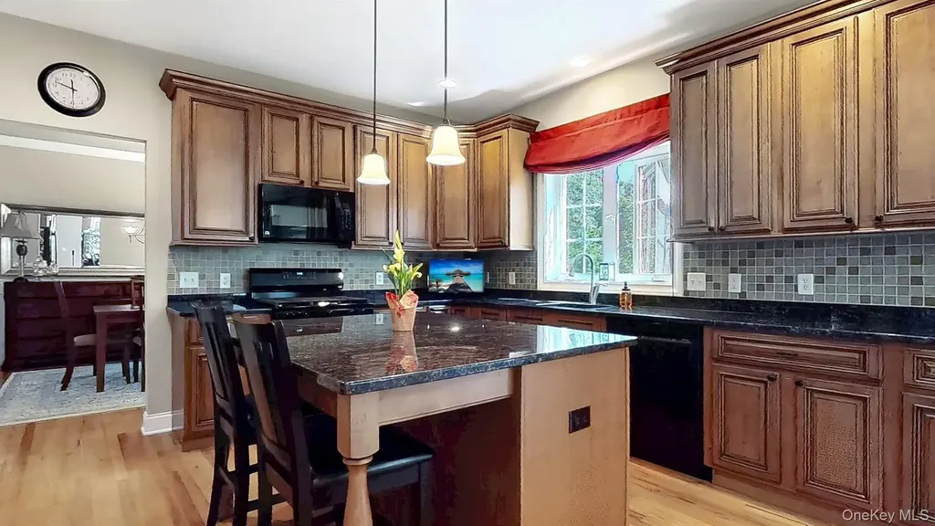 28 Madison Court Wallkill NY 12589