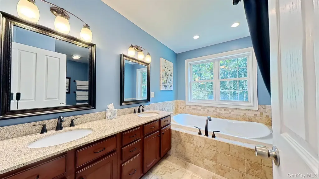 28 Madison Court Wallkill NY 12589