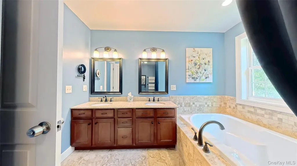 28 Madison Court Wallkill NY 12589