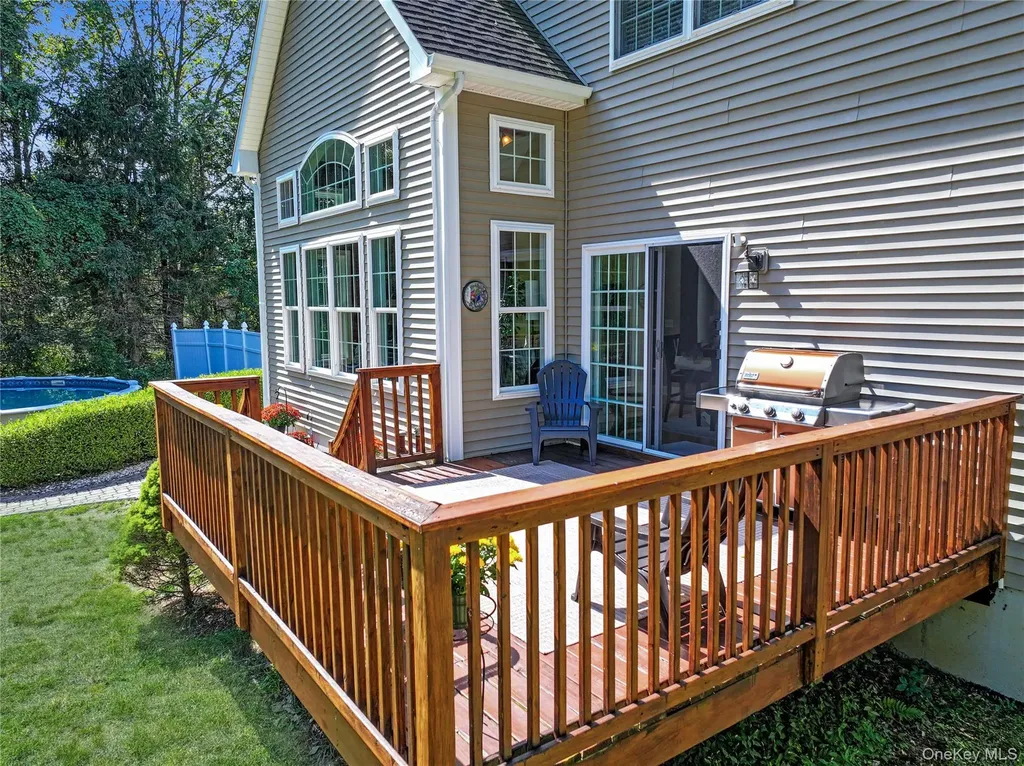 28 Madison Court Wallkill NY 12589