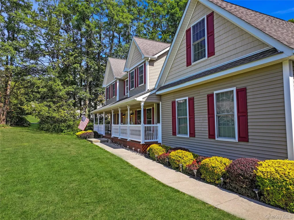 28 Madison Court Wallkill NY 12589