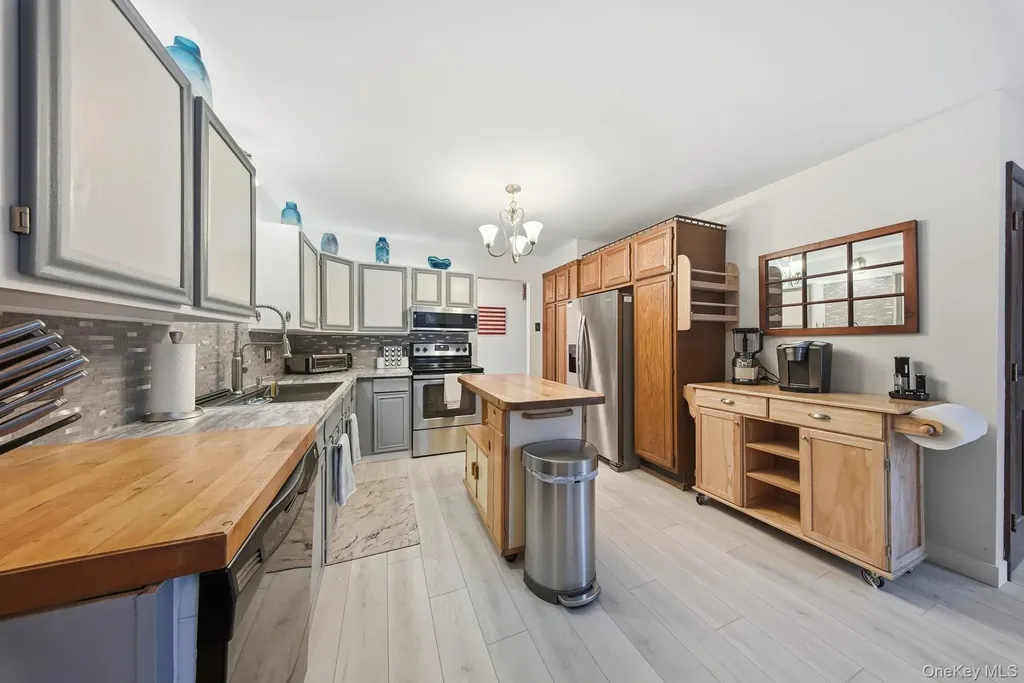 41 Low Road Wallkill NY 12589