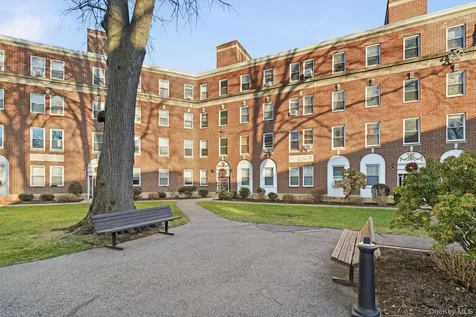 445 Gramatan Avenue Mount Vernon NY 10552