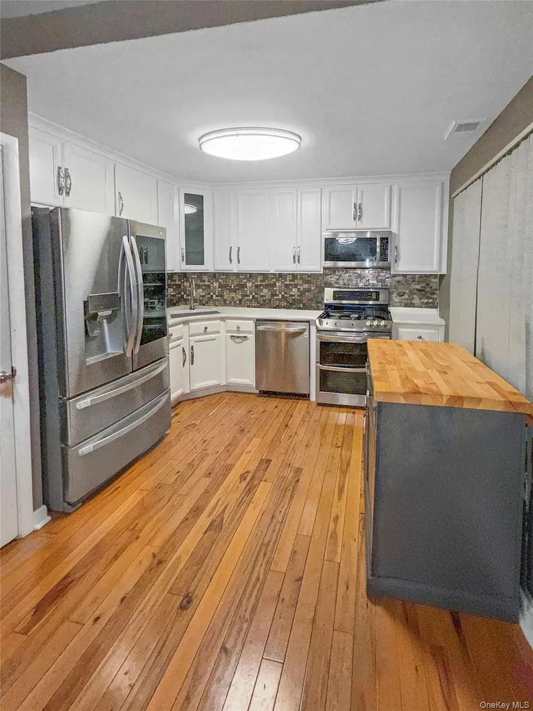 3910 Whispering Hills Chester NY 10918