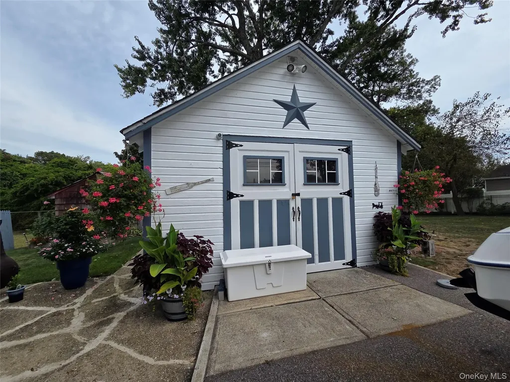1405 Ohio Avenue Bay Shore NY 11706
