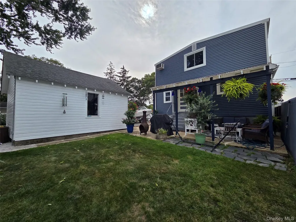1405 Ohio Avenue Bay Shore NY 11706