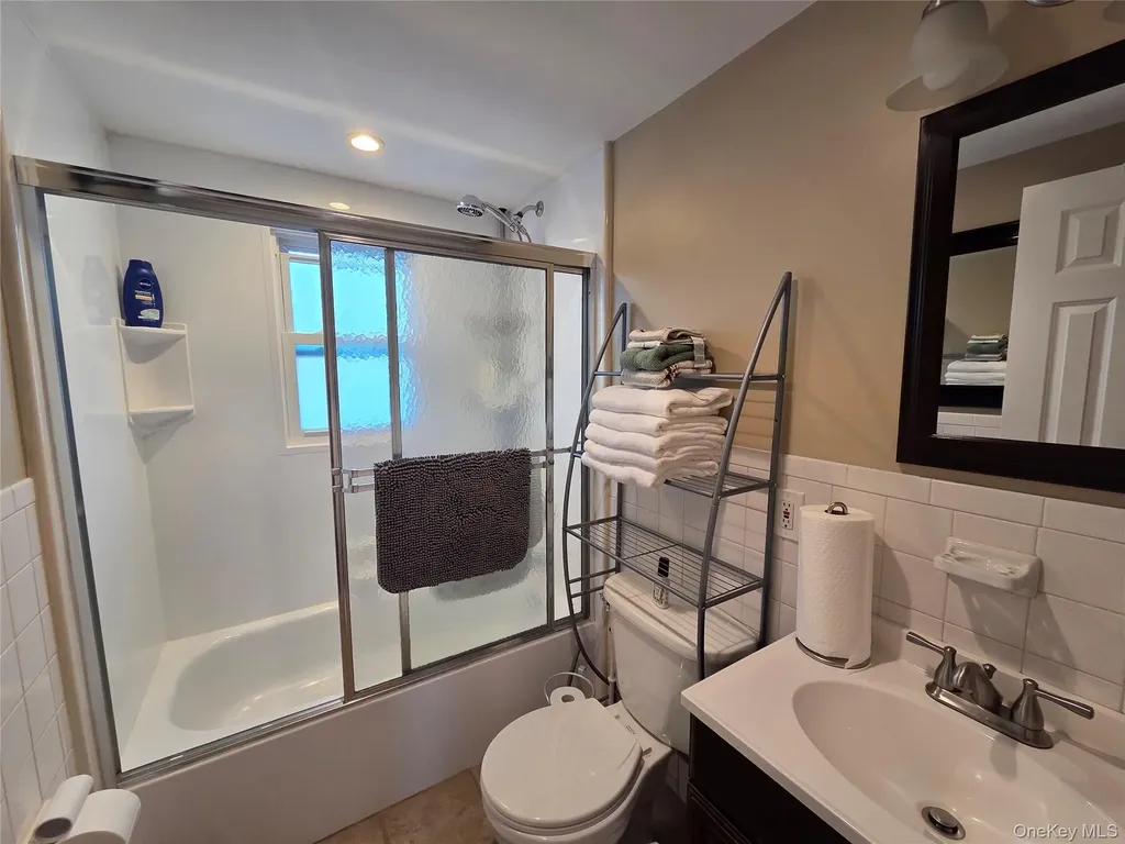 1405 Ohio Avenue Bay Shore NY 11706