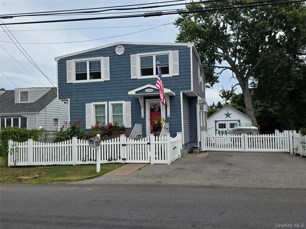 1405 Ohio Avenue Bay Shore NY 11706
